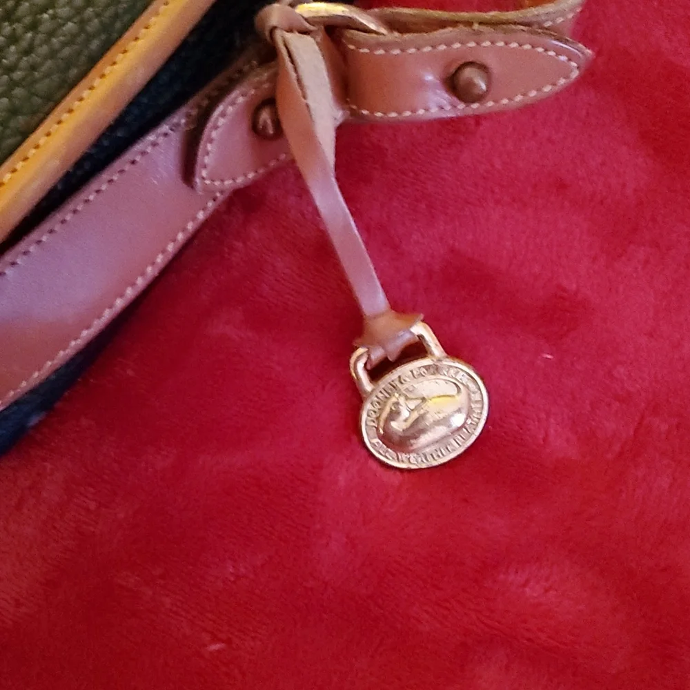 VINTAGE DOONEY PEBBLE LEATHER CROSSBODY. - Picture 4 of 8